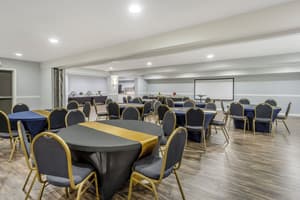 thumbnail: Business center