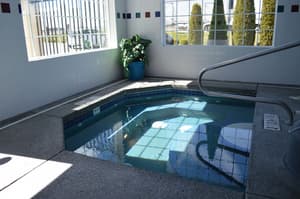 thumbnail: Outdoor spa tub