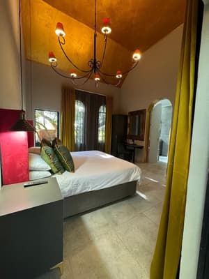 thumbnail: Room