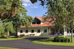 thumbnail: Exterior