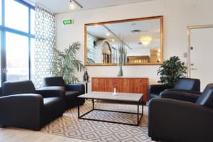 thumbnail: Lobby sitting area