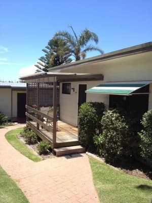 thumbnail: Front of property
