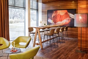 thumbnail: Bar (on property)