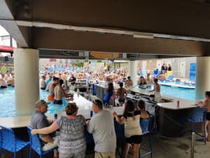thumbnail: Poolside bar