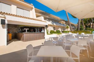 thumbnail: Bar (on property)