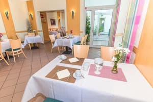 thumbnail: Restaurant