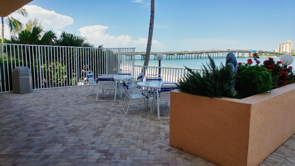 Sundeck