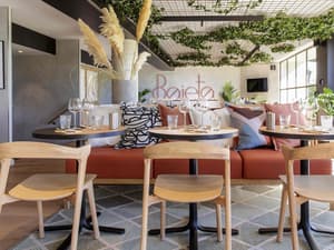 thumbnail: Restaurant
