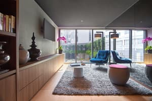 thumbnail: Lobby sitting area