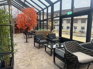 thumbnail: Bar (on property)