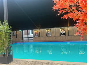 thumbnail: Bar (on property)