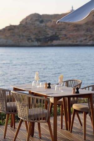 thumbnail: Outdoor dining