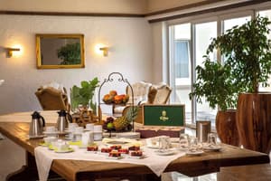 thumbnail: Breakfast area