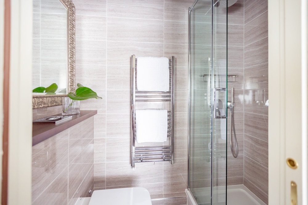 Bathroom amenities