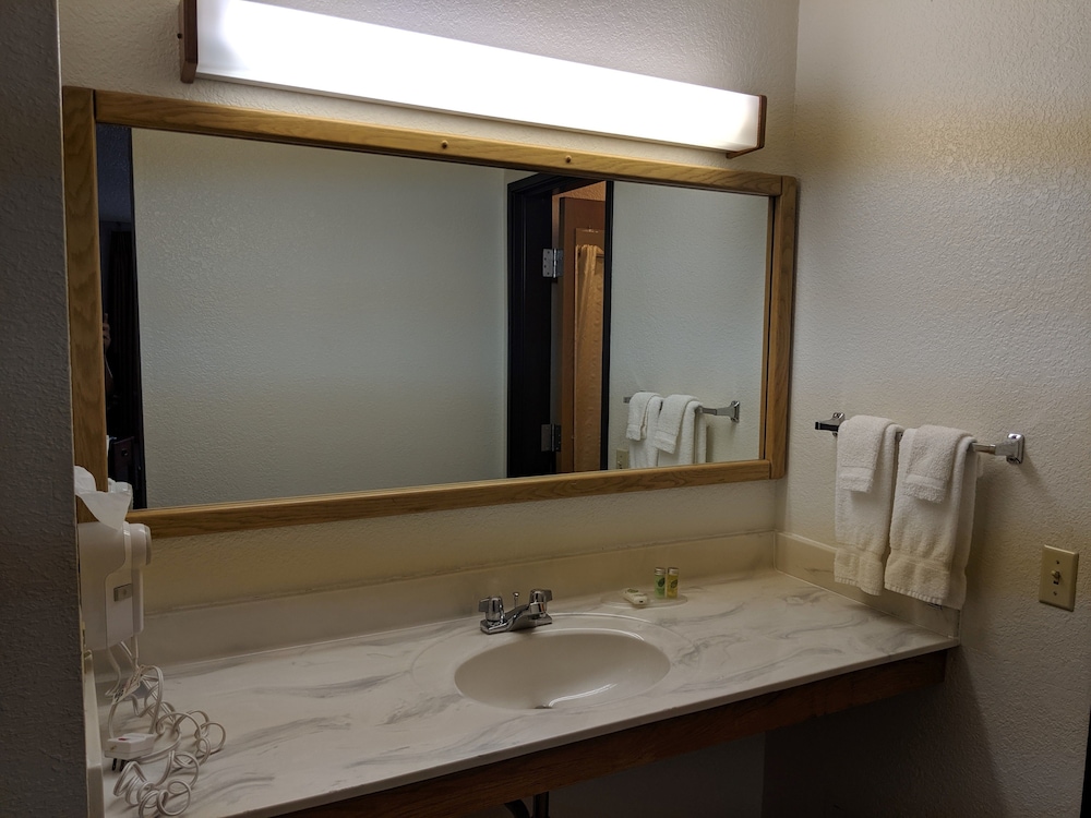 Bathroom sink