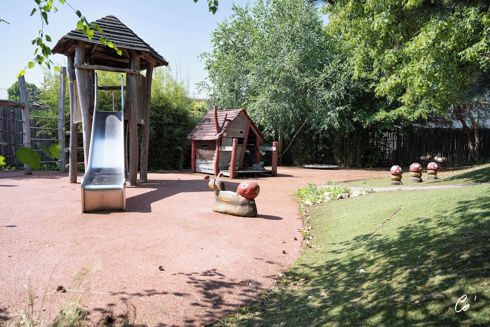 Children's play area - outdoor