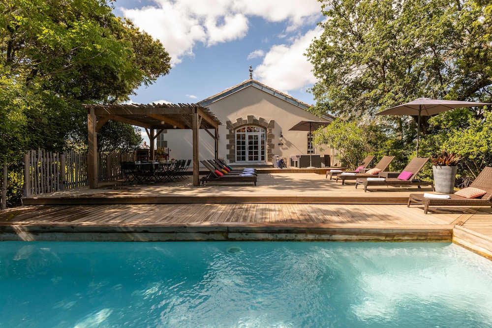 Private pool
