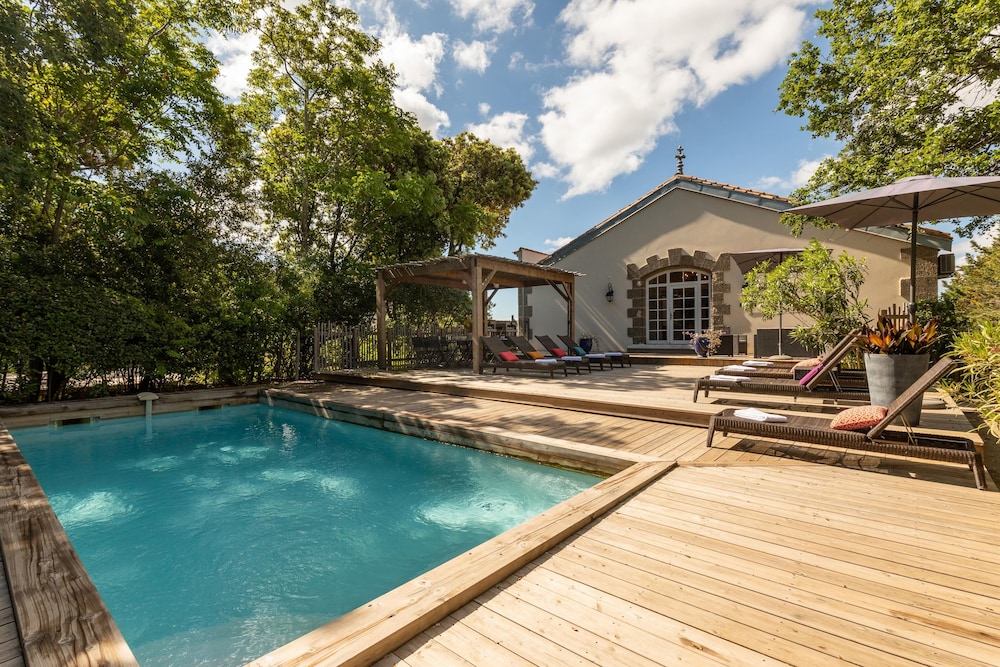 Private pool