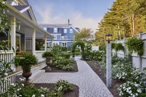 thumbnail: Exterior