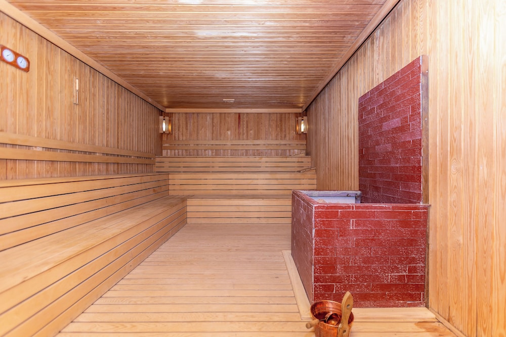 Swimming pool-spa