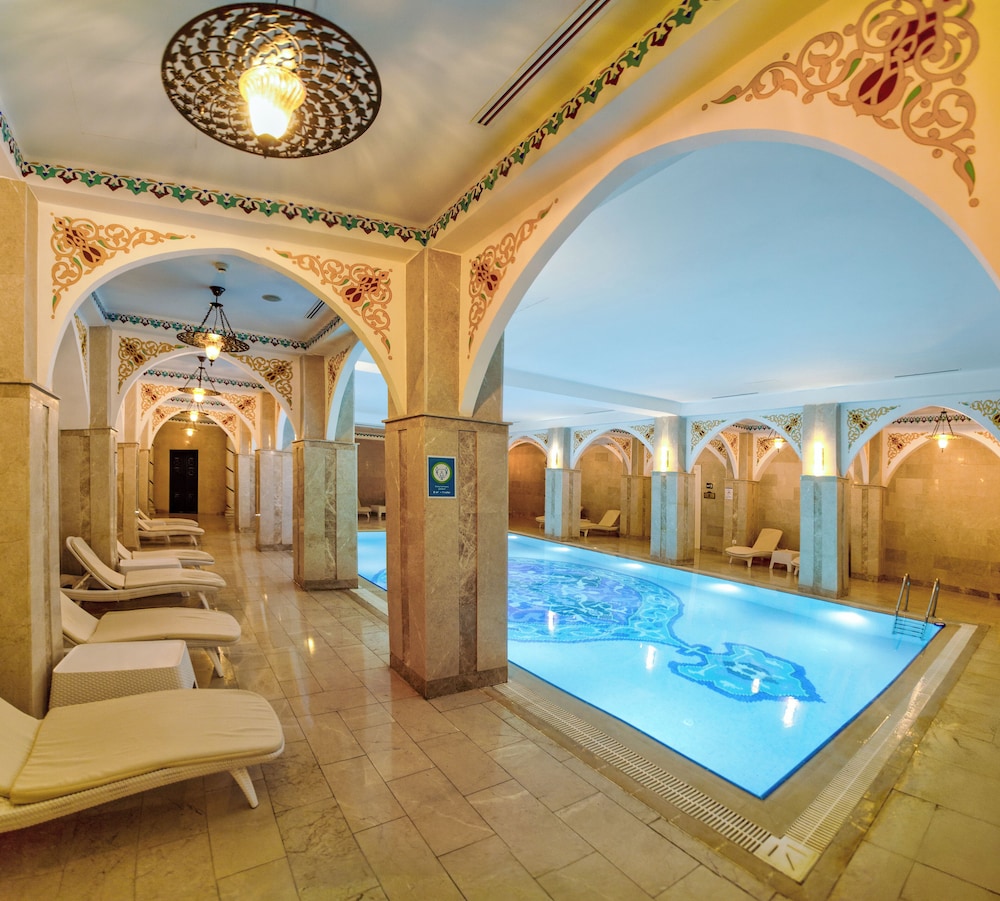 Swimming pool-spa