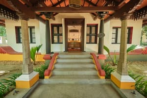 thumbnail: Front of property