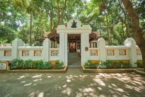 thumbnail: Front of property
