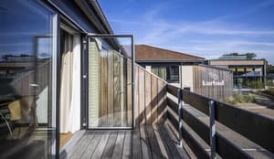 thumbnail: Exterior
