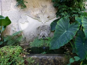 thumbnail: Exterior detail