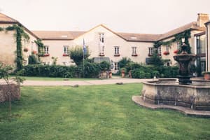 thumbnail: Front of property