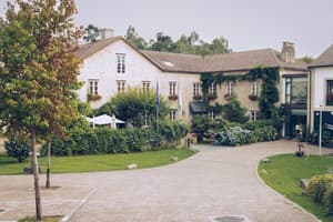 thumbnail: Front of property
