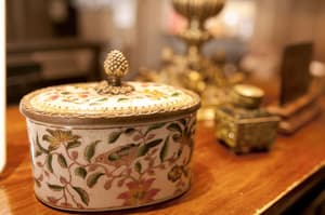 thumbnail: Interior detail