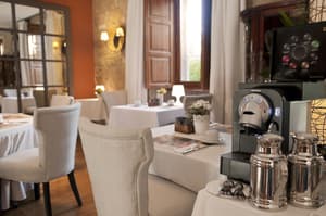 thumbnail: Breakfast area