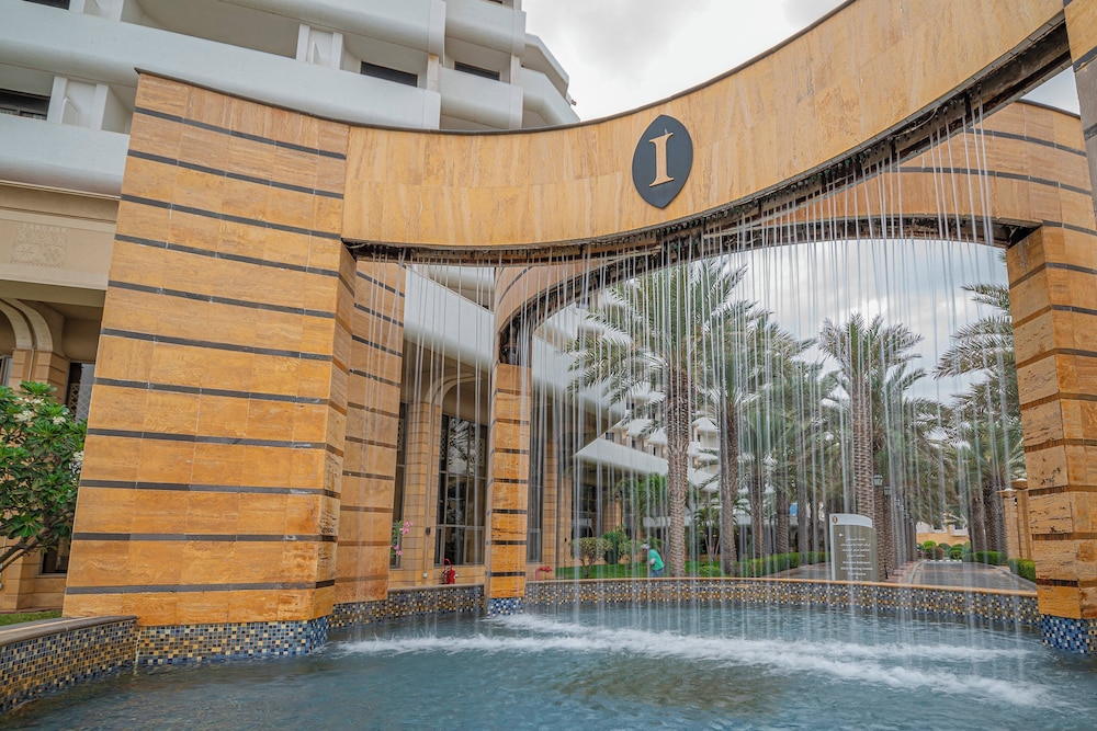 Swimming pool-spa