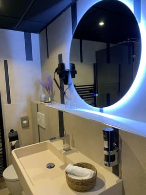 thumbnail: Bathroom