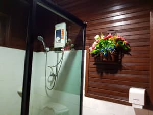 thumbnail: Bathroom shower