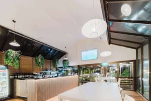 thumbnail: Bar (on property)