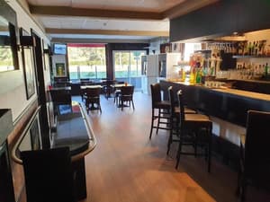 thumbnail: Bar (on property)