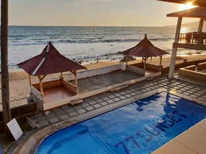 thumbnail: Balcony view