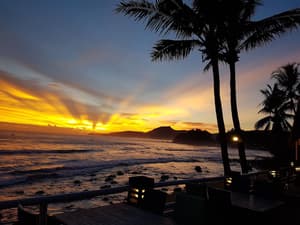 thumbnail: Outdoor dining