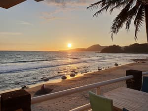 thumbnail: Outdoor dining