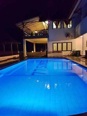 thumbnail: Outdoor pool