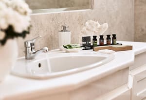 thumbnail: Bathroom amenities