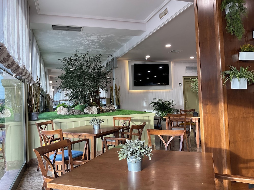 Restaurant-cafeteria