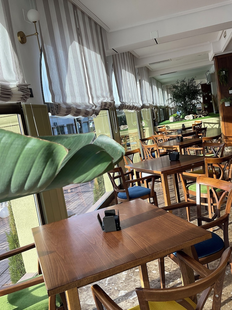 Restaurant-cafeteria