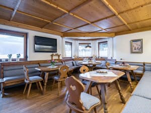 thumbnail: Dining