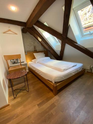 351963690.jpg