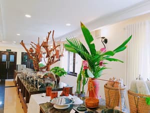 thumbnail: Breakfast area