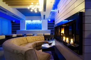thumbnail: Lobby sitting area