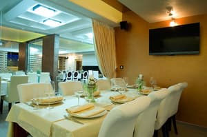 thumbnail: Restaurant